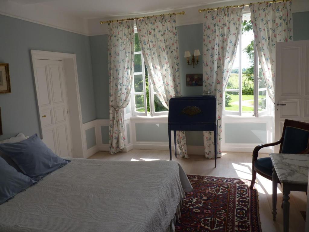 Chambres D'Hotes Le Petit Sully Sully  객실 사진